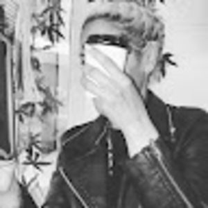 Meet your Posher, Debora